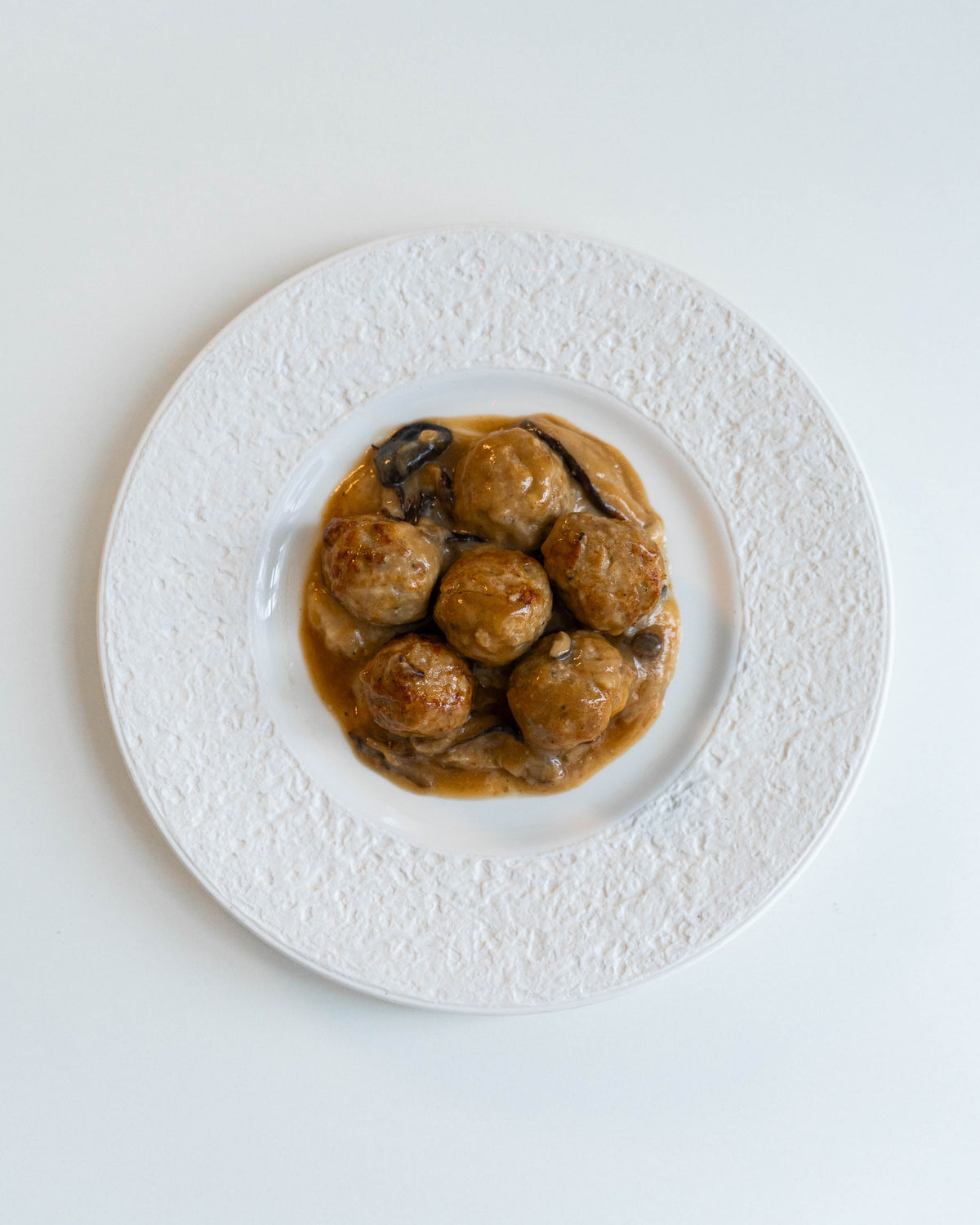 ALBONDIGAS DE POLLO CON CREMA DE APIONABO Y SHITAKE