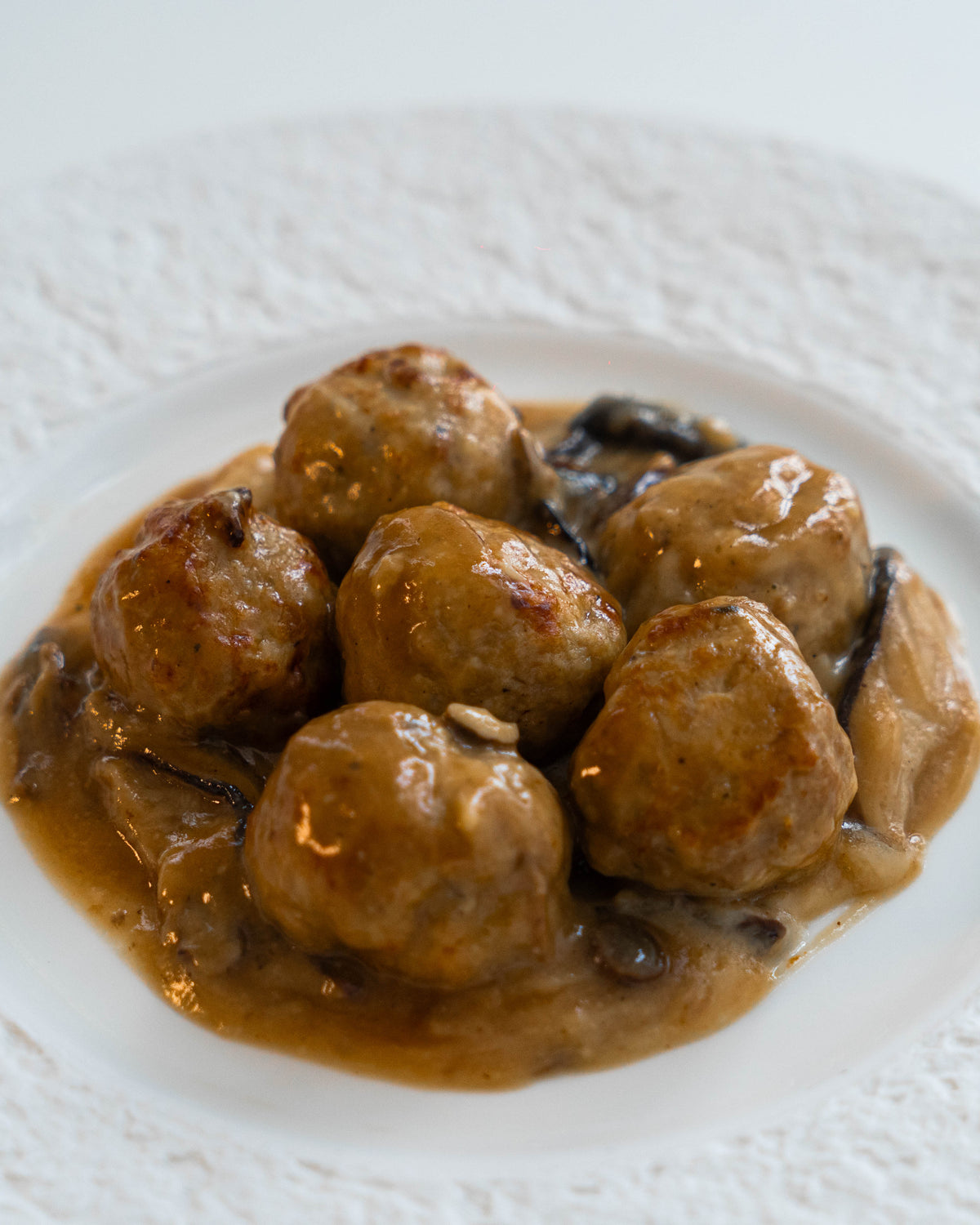 ALBONDIGAS DE POLLO CON CREMA DE APIONABO Y SHITAKE