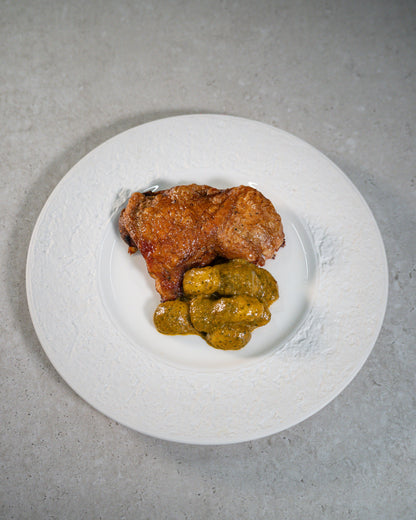 POLLO ASADO DESHUESADO CON ÑOQUIS AL PESTO ROJO