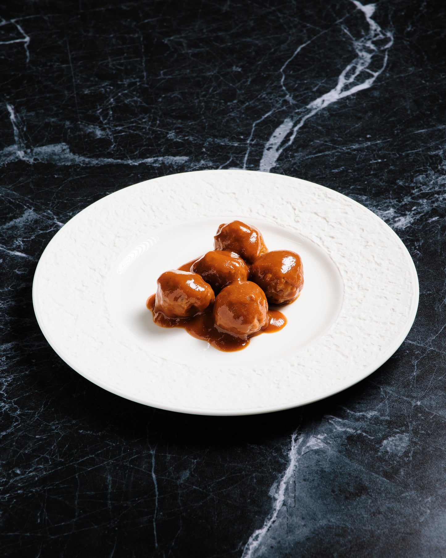 ALBÓNDIGAS CON SALSA DE CARNE Y TOMATE