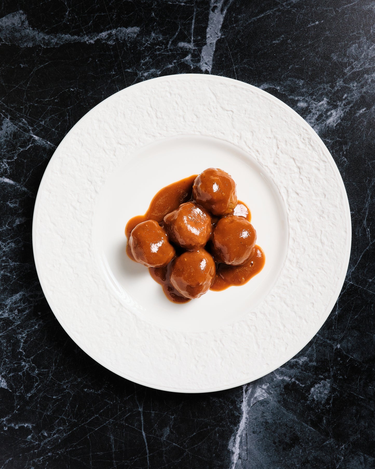 ALBÓNDIGAS CON SALSA DE CARNE Y TOMATE